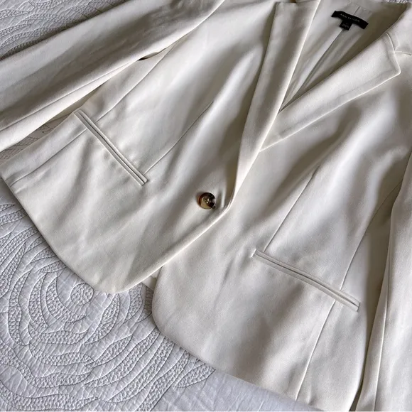 Ann Taylor - The Newbury Blazer in Knit Twill - White