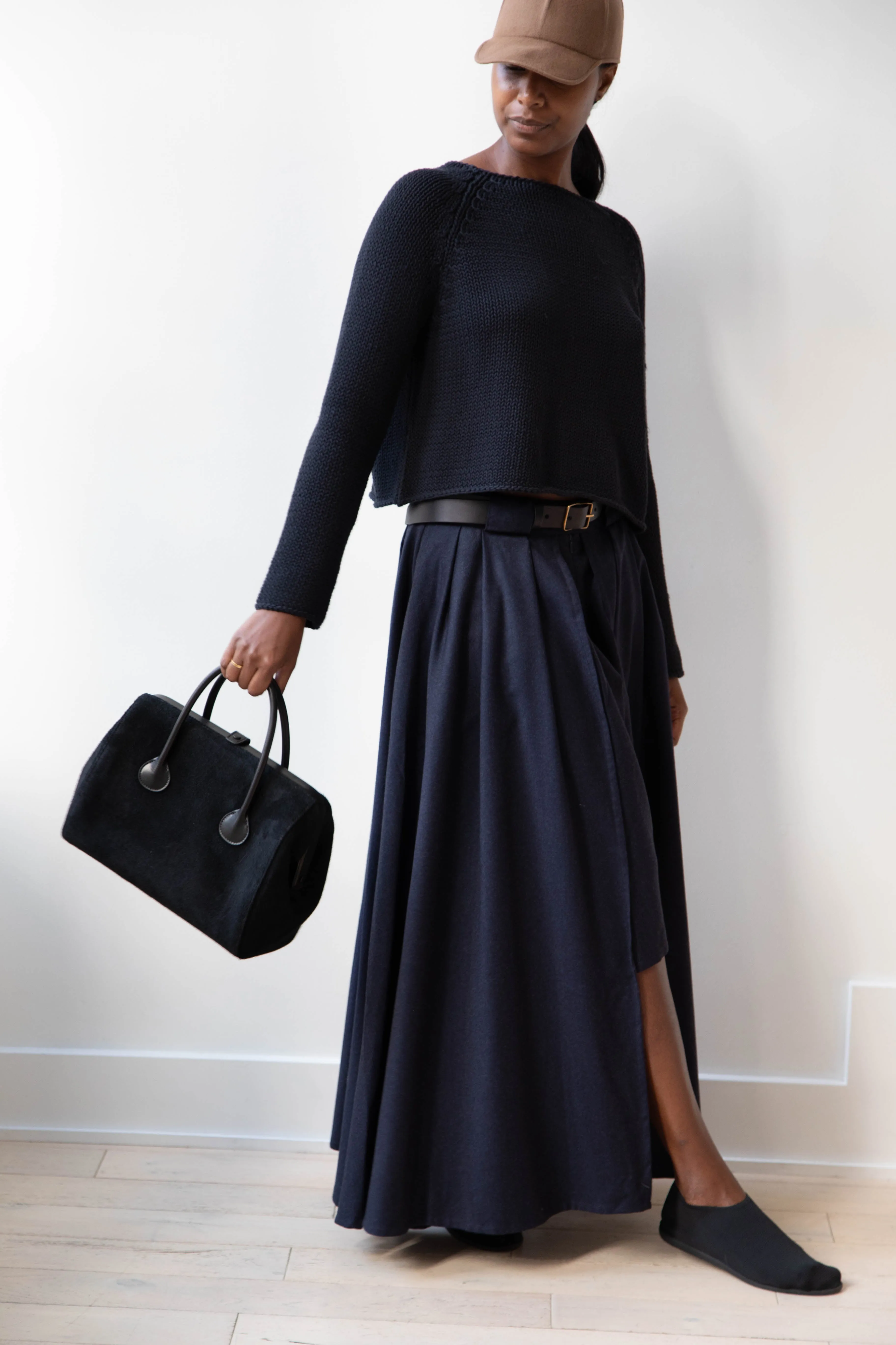 Apuntob | Soft Cotton Sweater in Black