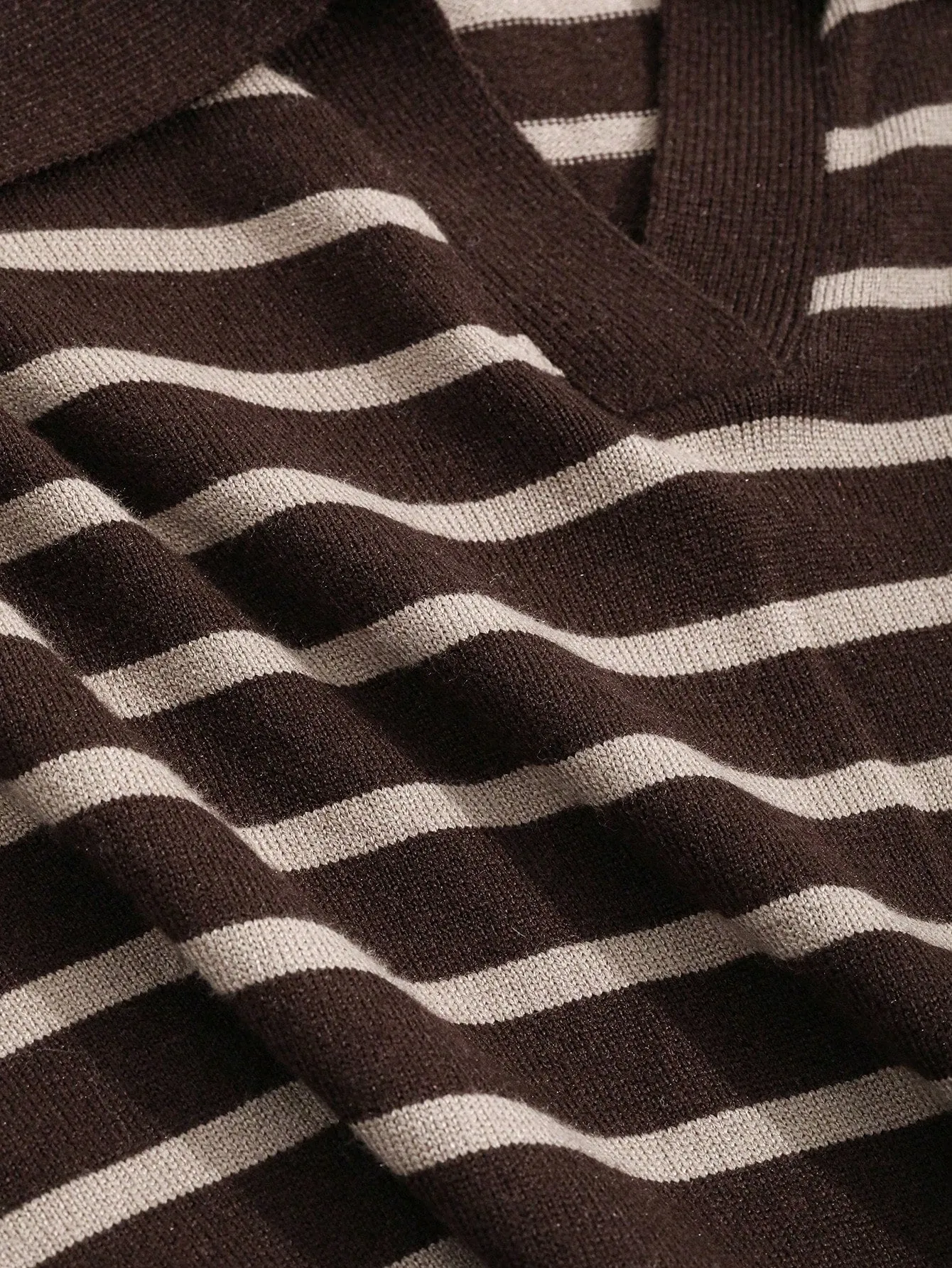 DAZY Striped Pattern Collared Sweater