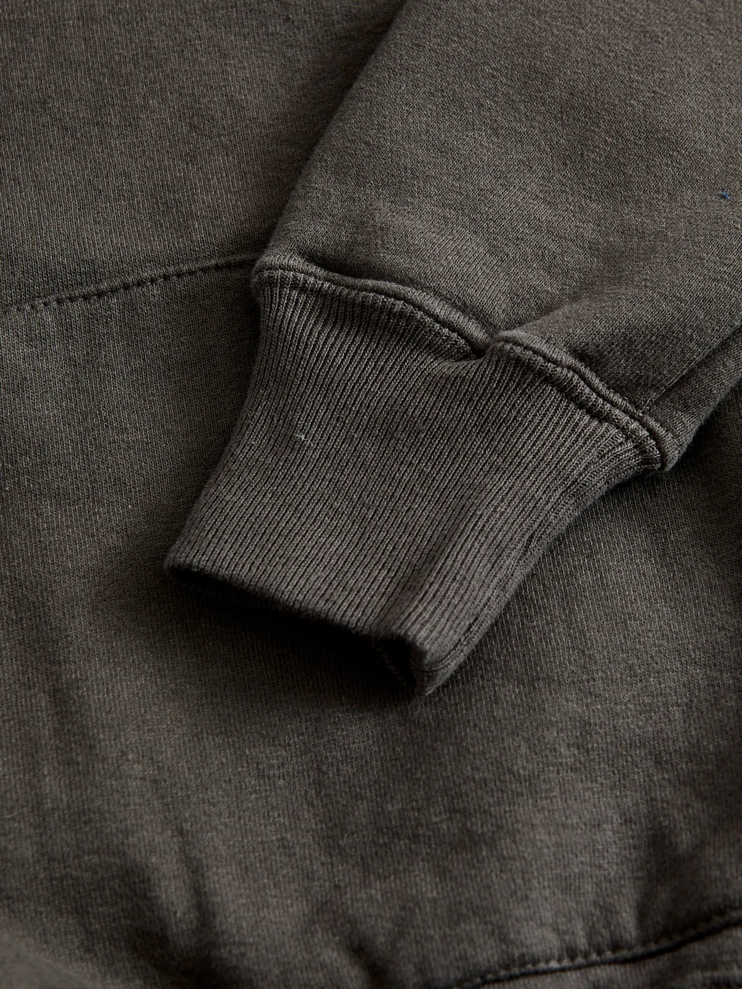 Ehu'kia Hooded Raglan Sweatshirt in Kokushoku Black