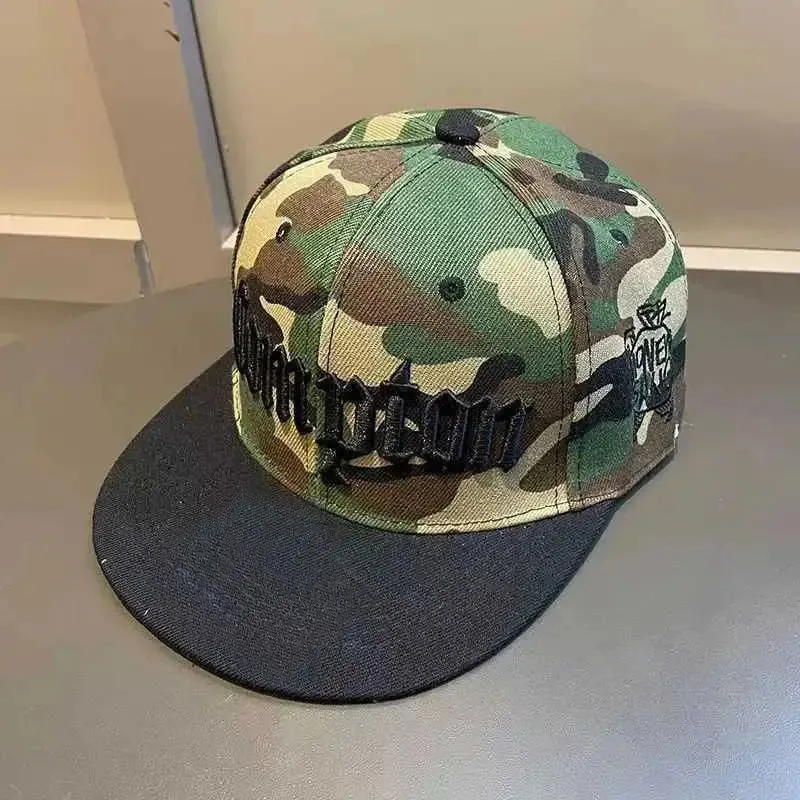 Flat brim unisex hip-hop baseball cap with embroidery, adjustable streetwear hat for outdoor use and sun protection