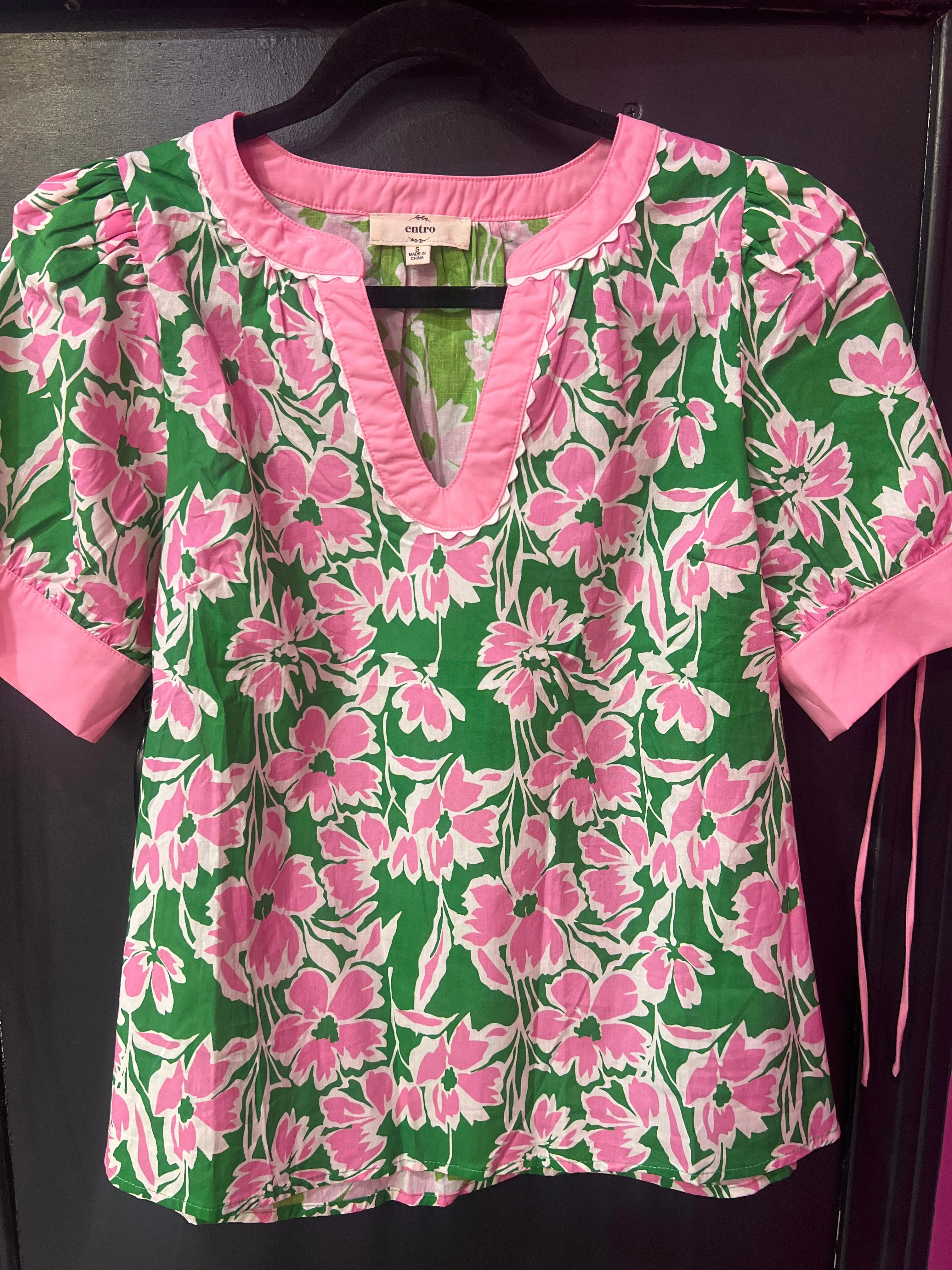Floral V-neck Blouse
