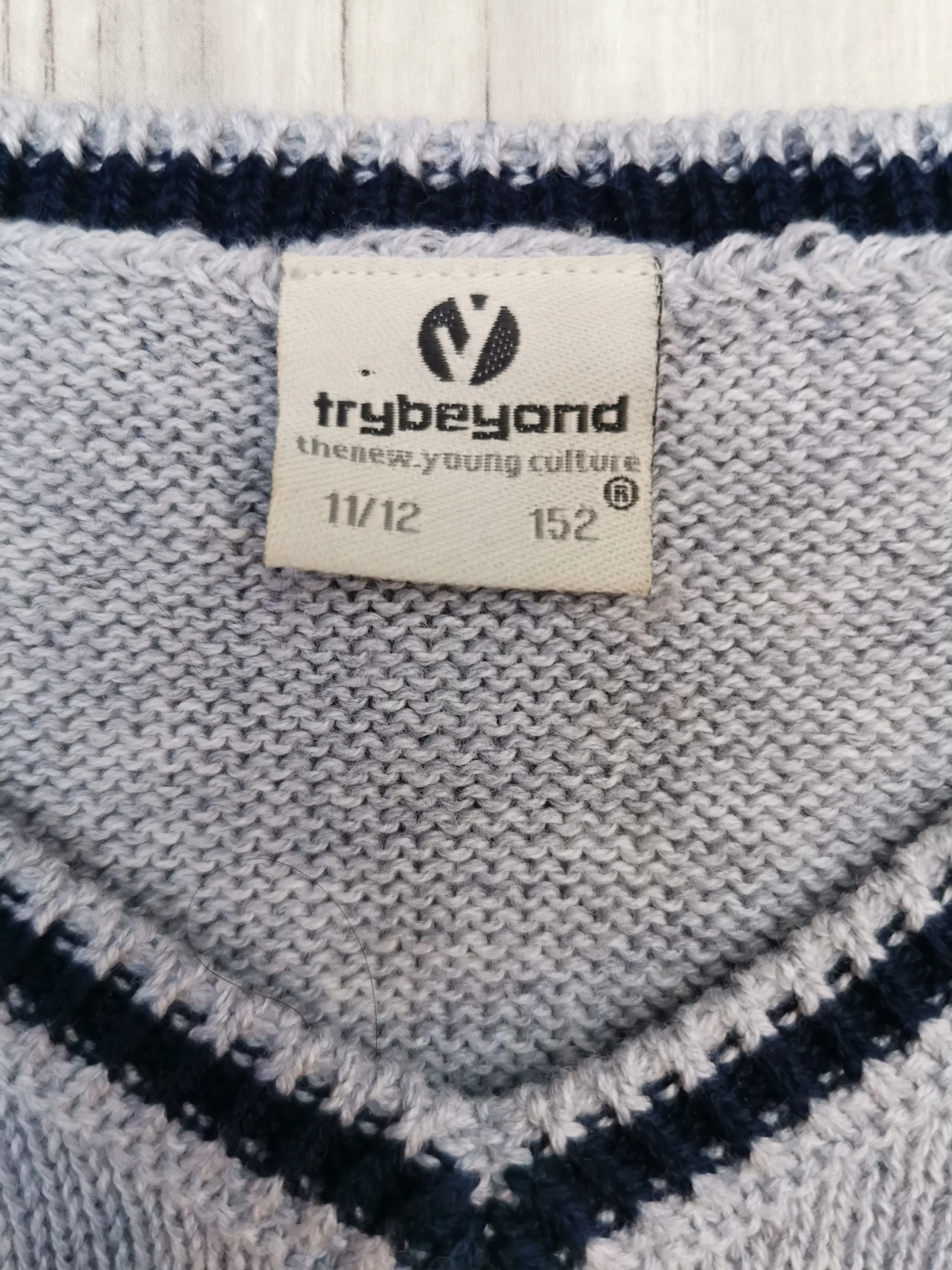 GIRL SIZE 11/12 YEARS - TRYBEYOND, Soft Knit Sweater EUC B29