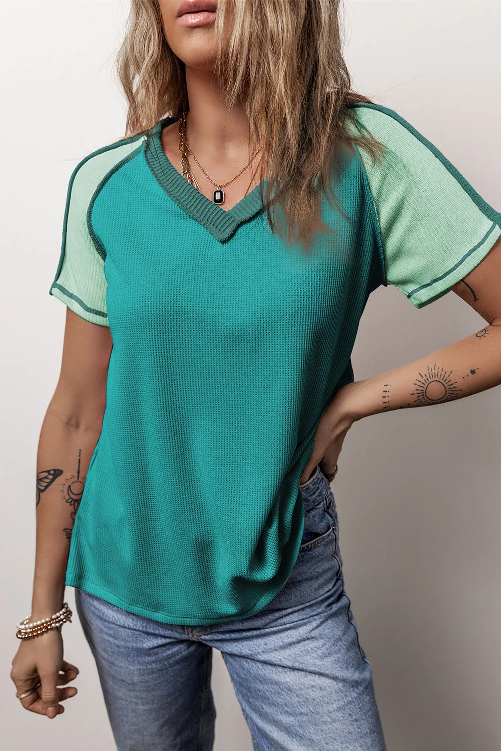 Green Exposed Seam Color Block Knitted V Neck T-shirt