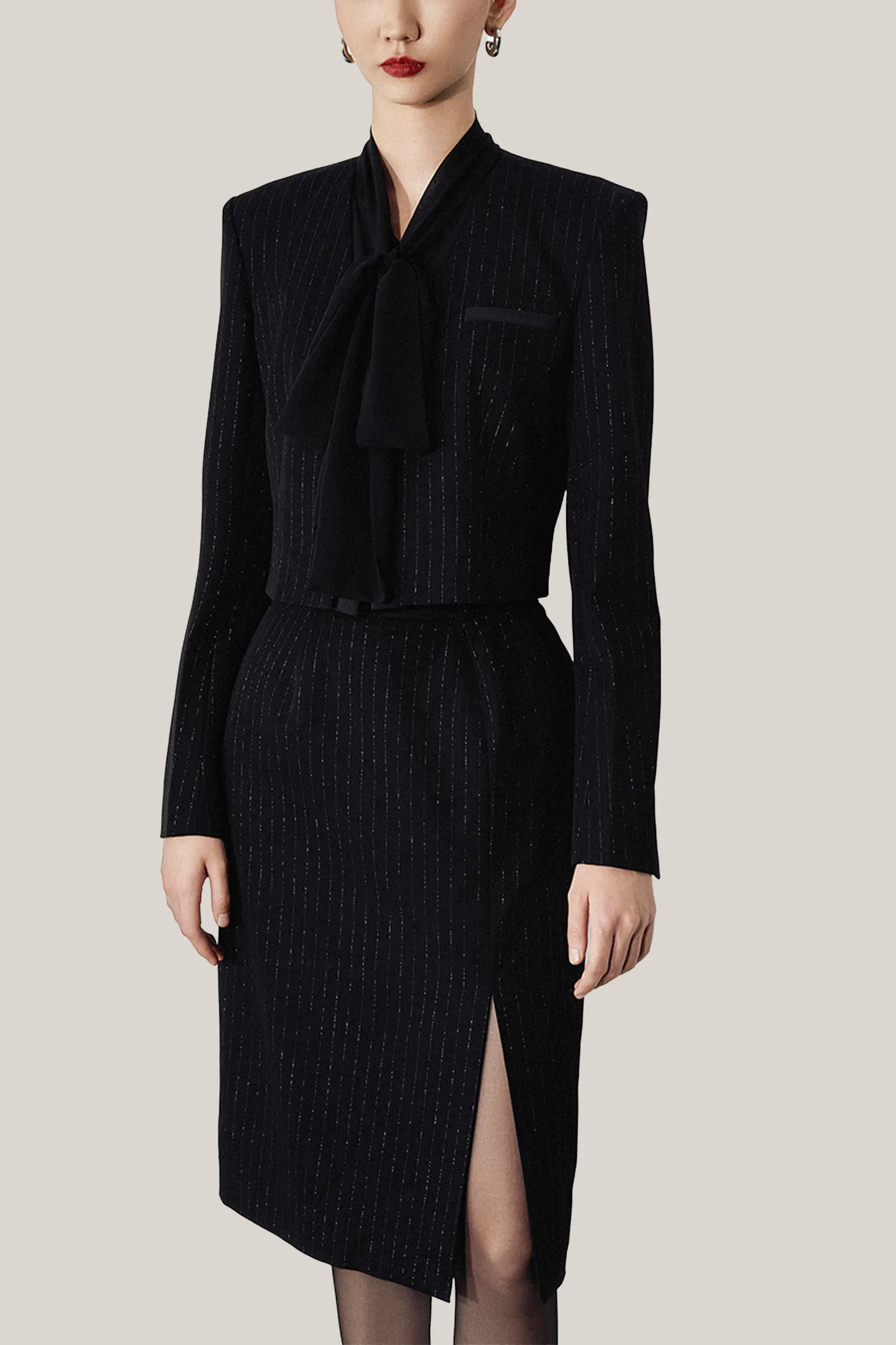 HOBB • Soleil Cropped V-Neck Twill Jacket
