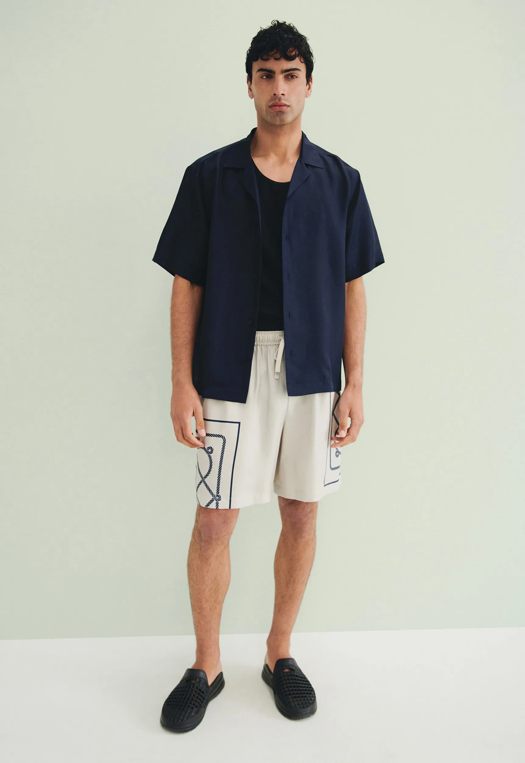Kobe Shirt - Darkest Navy
