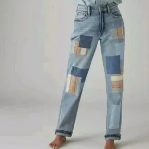 Lucky Legend Mid-Rise Boy Relaxed Straight Leg Jeans; Big Break Wash Size 10
