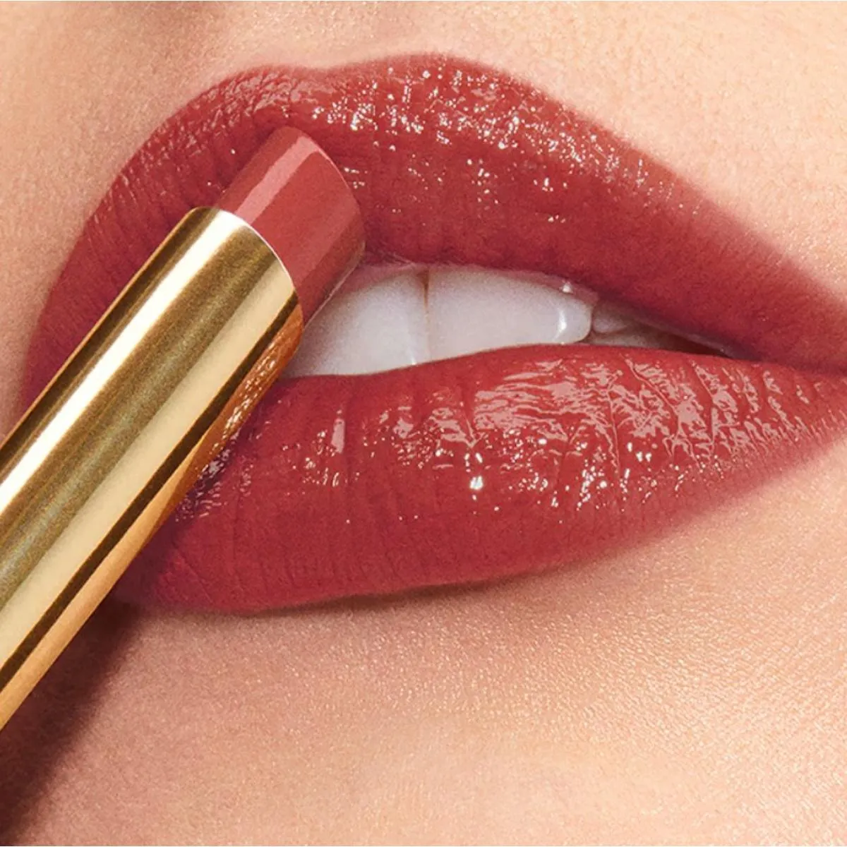 Pure Color Explicit Slick Shine Lipstick