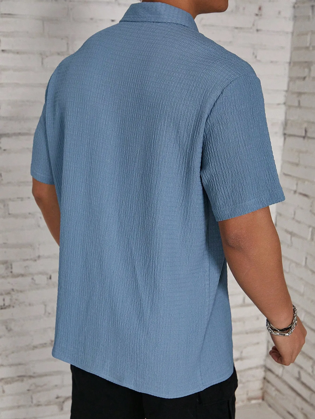 QA Hypemode Men's Solid Color Textured Short Sleeve Shirt