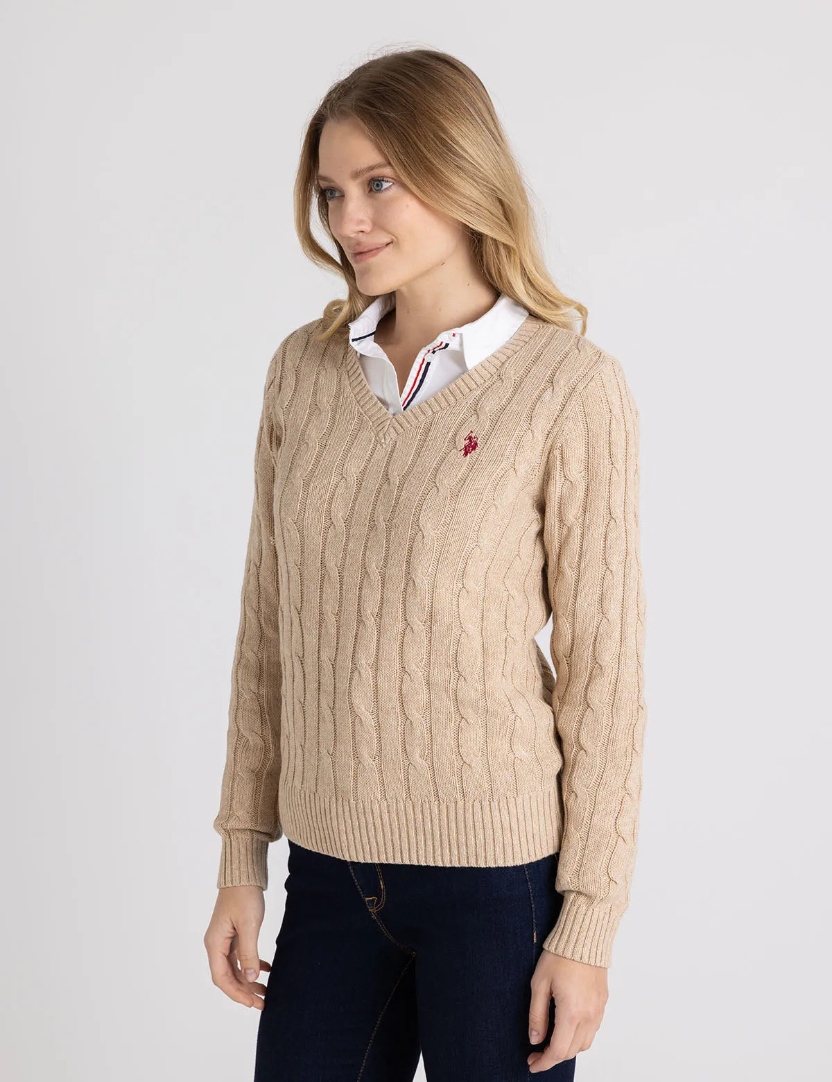 SOFT CABLE V-NECK SWEATER