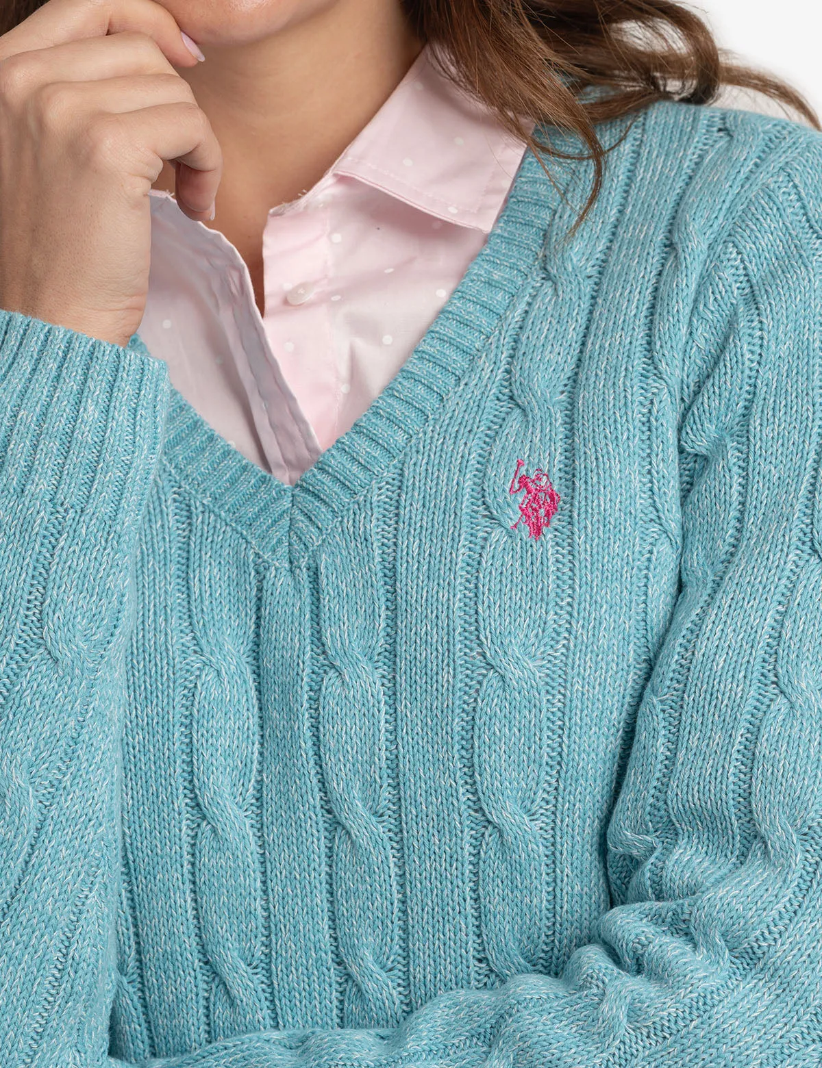 SOFT CABLE V-NECK SWEATER
