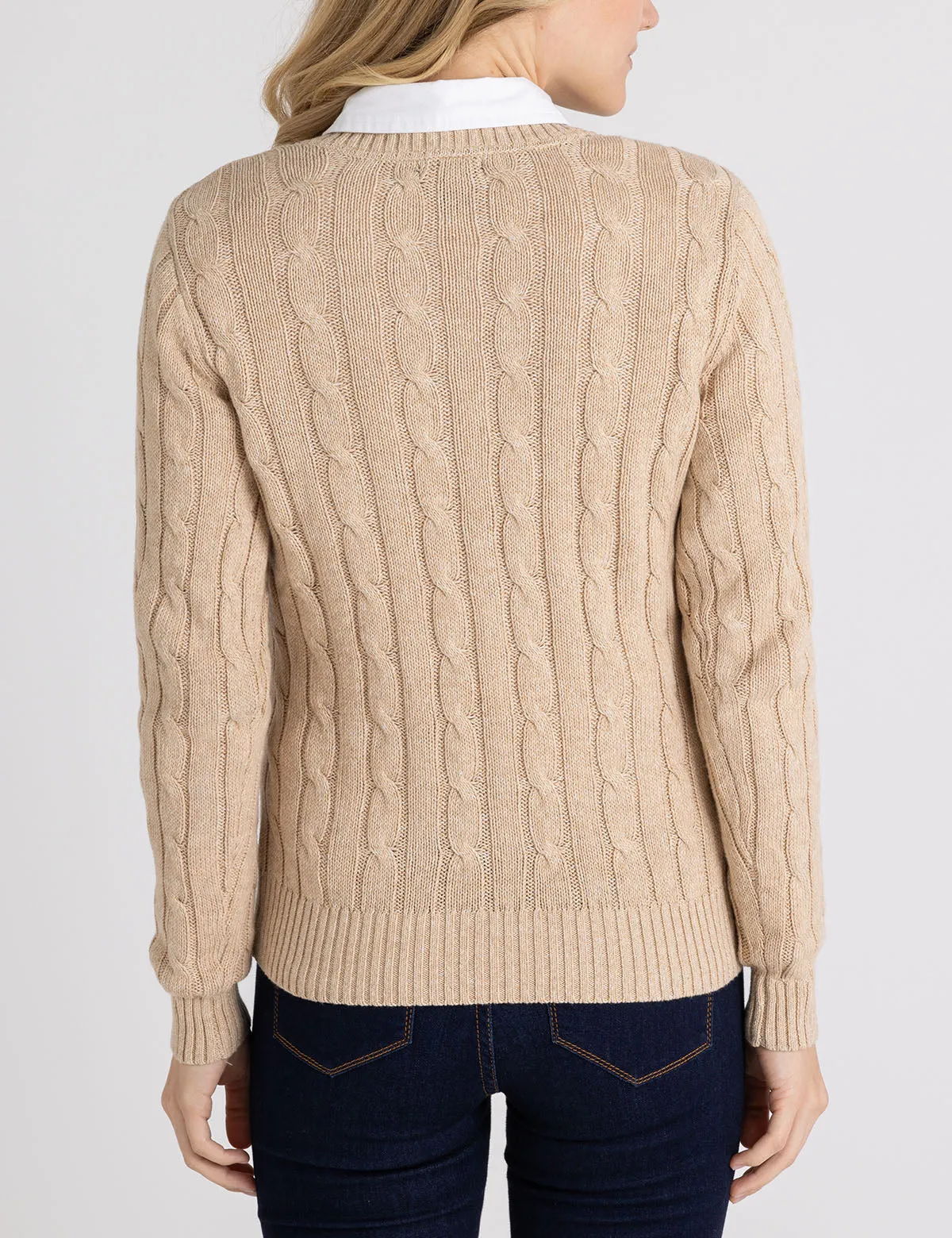 SOFT CABLE V-NECK SWEATER