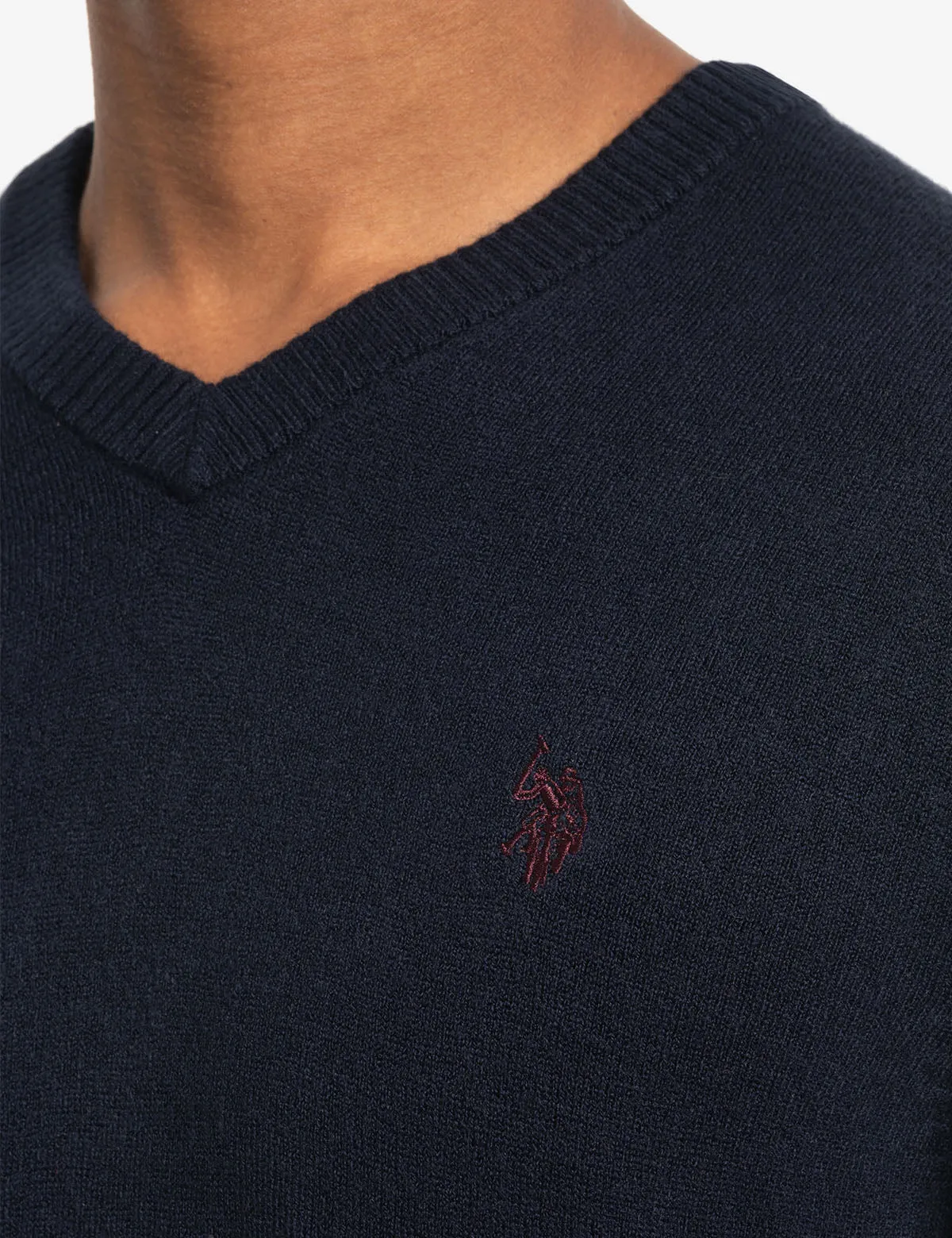 SOFT V-NECK SWEATER