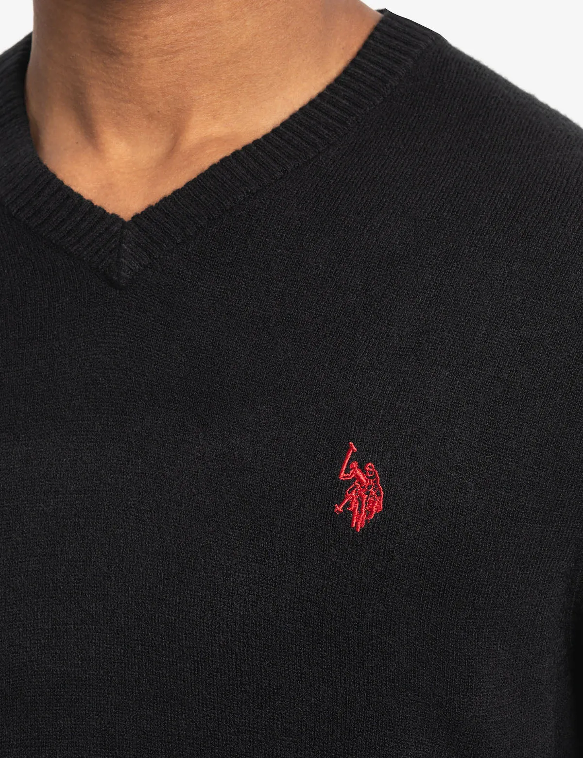 SOFT V-NECK SWEATER