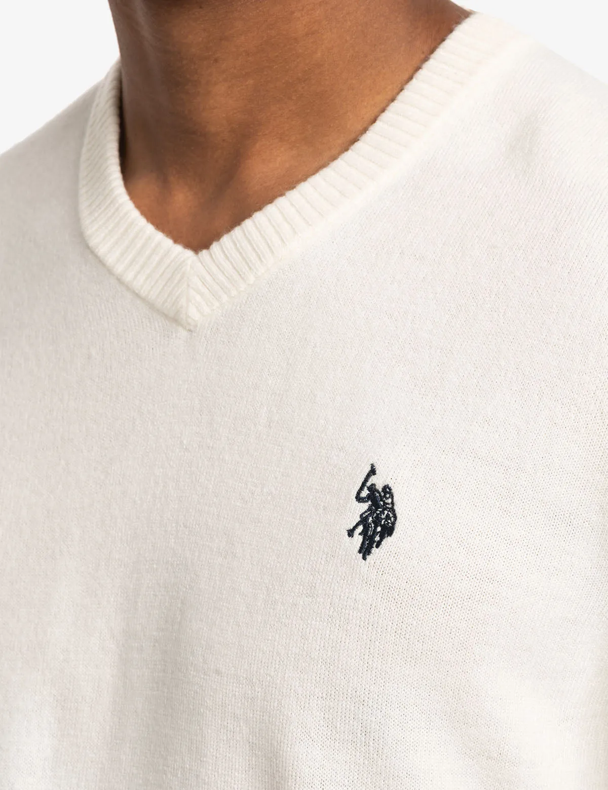 SOFT V-NECK SWEATER