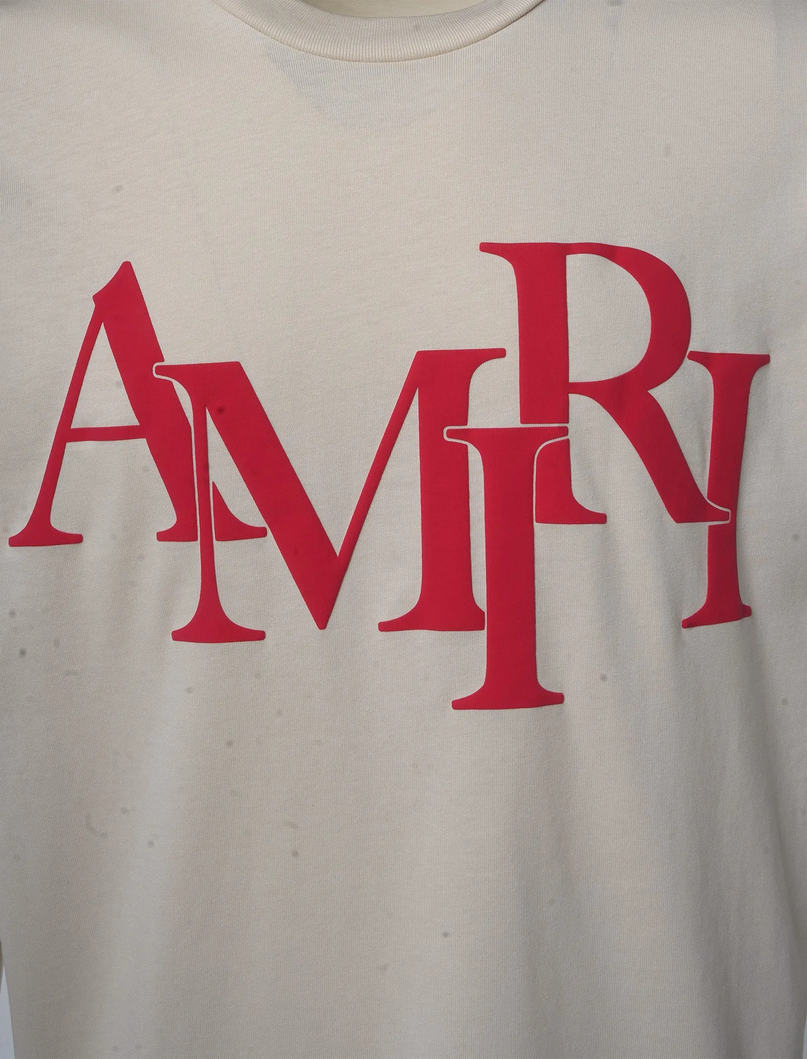 STAGGERED TEE