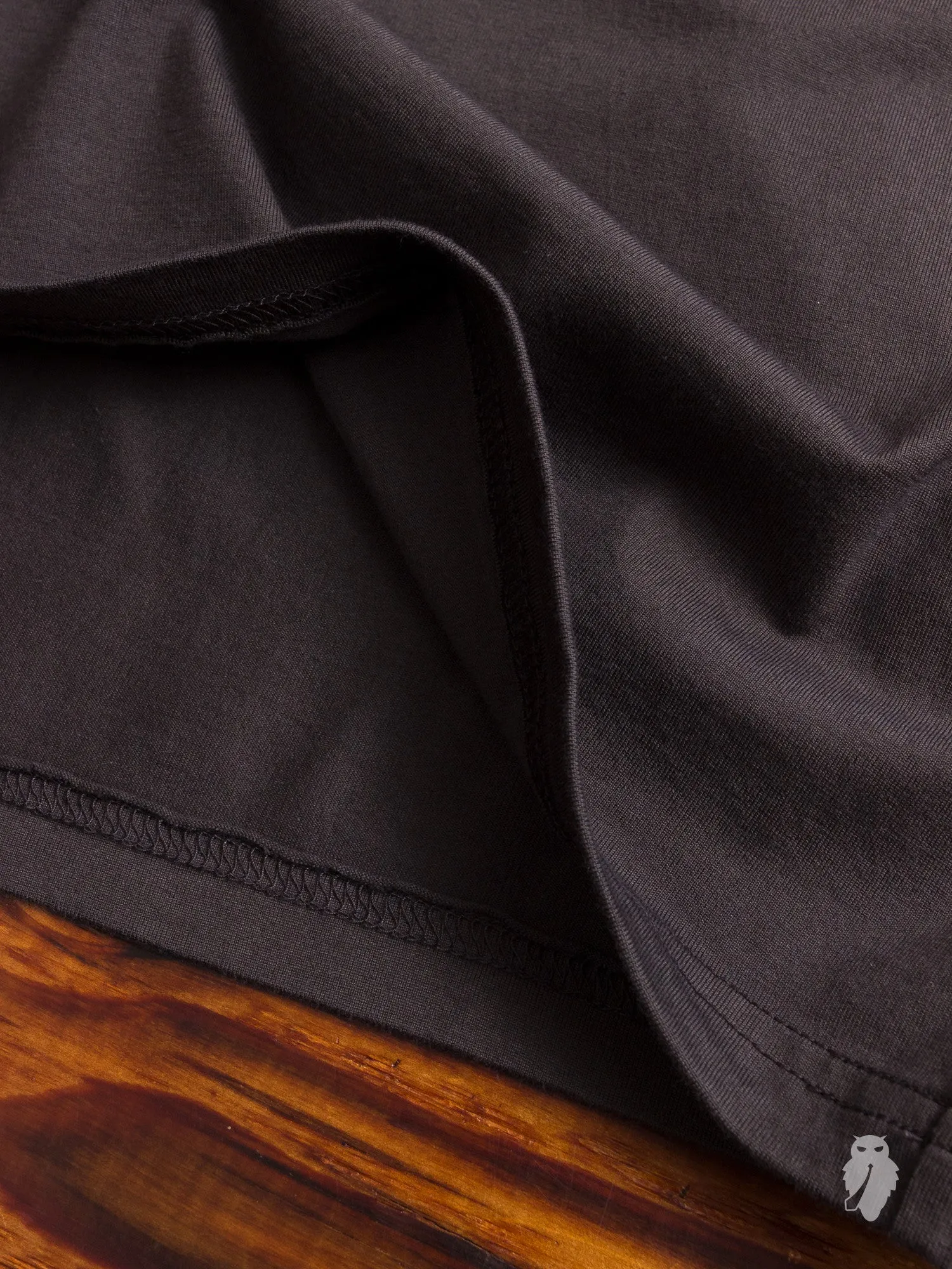 Suvin/Giza T-Shirt in Charcoal