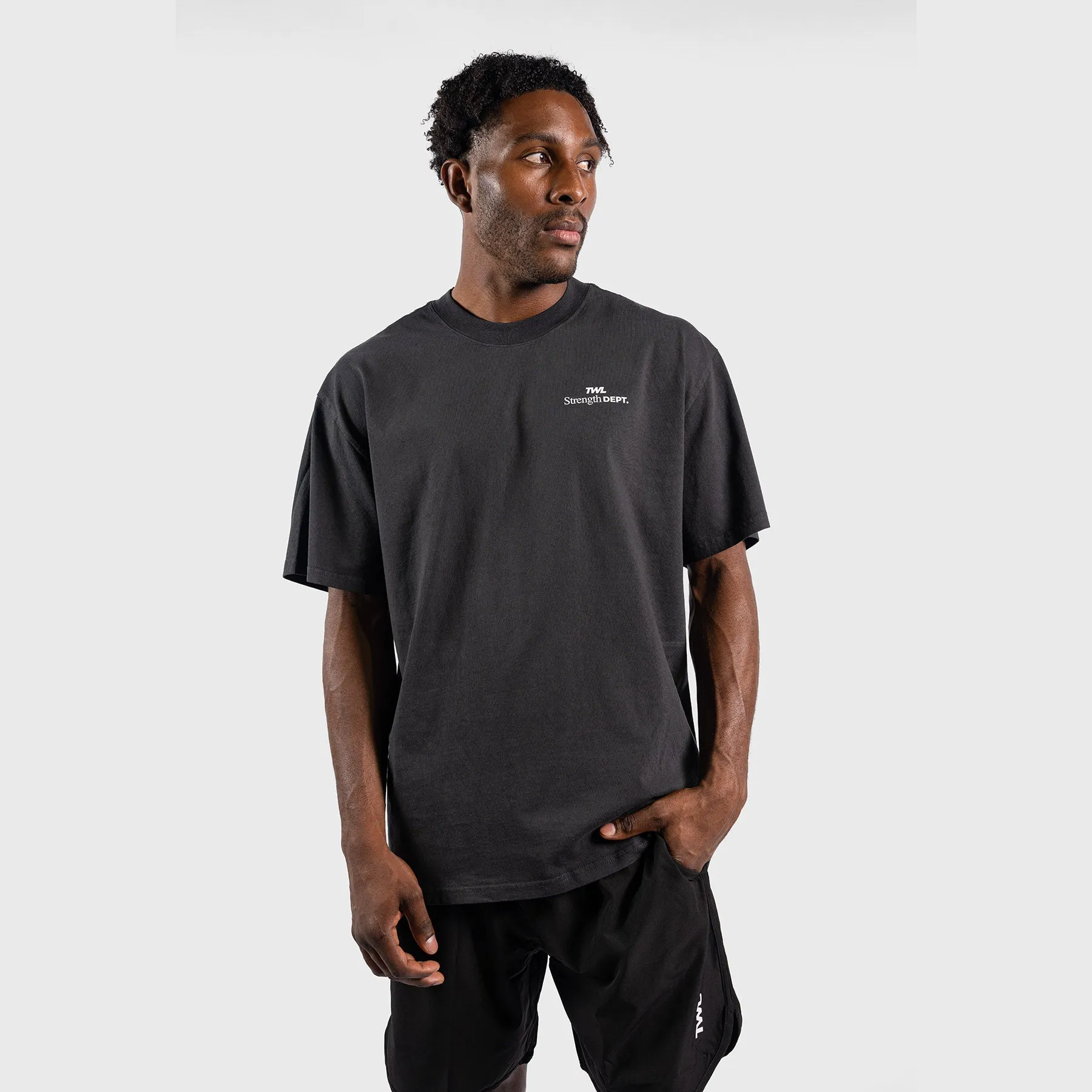 TWL - LIFESTYLE OVERSIZED T-SHIRT - FITNESS COLLECTION - STRENGTH DEPT/WASHED BLACK