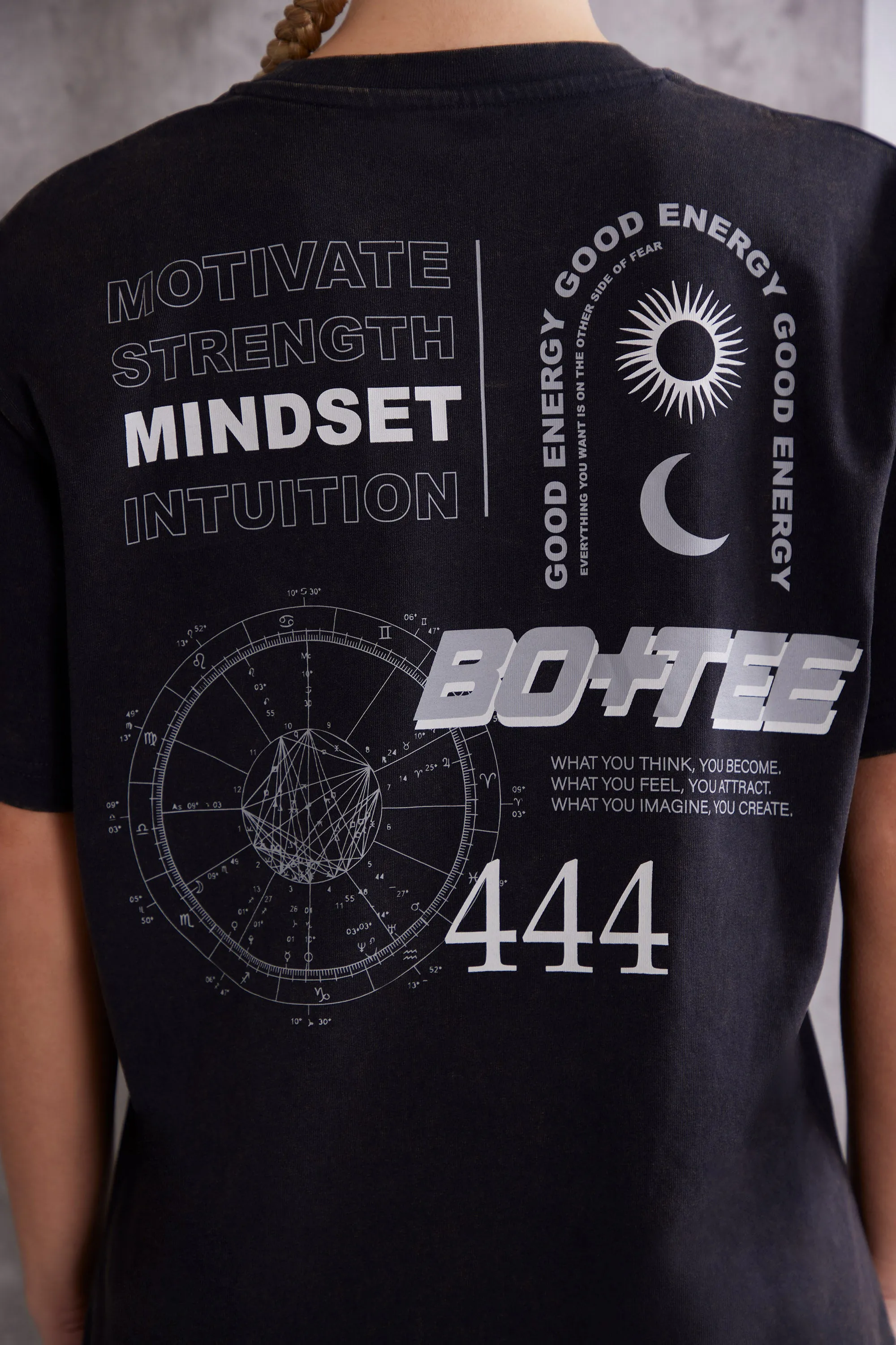 Unwind - Oversized T-Shirt in Jet Black