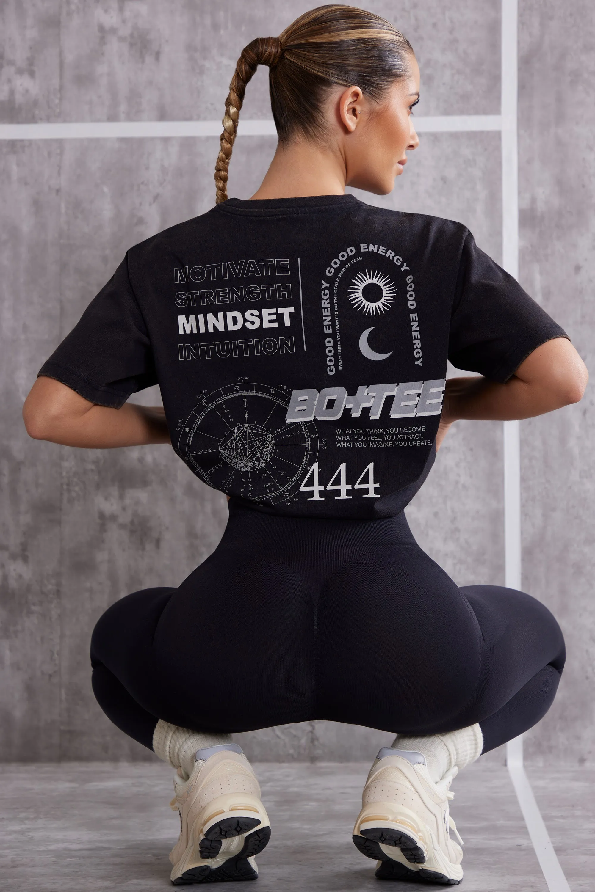 Unwind - Oversized T-Shirt in Jet Black