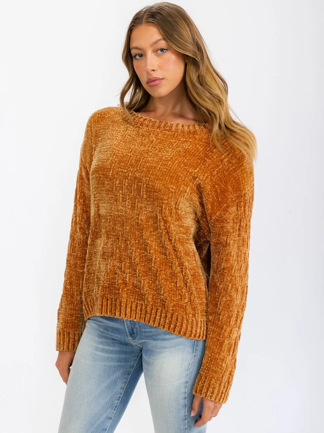 WOMEN'S LONG SLEEVE PULLOVER SWEATER