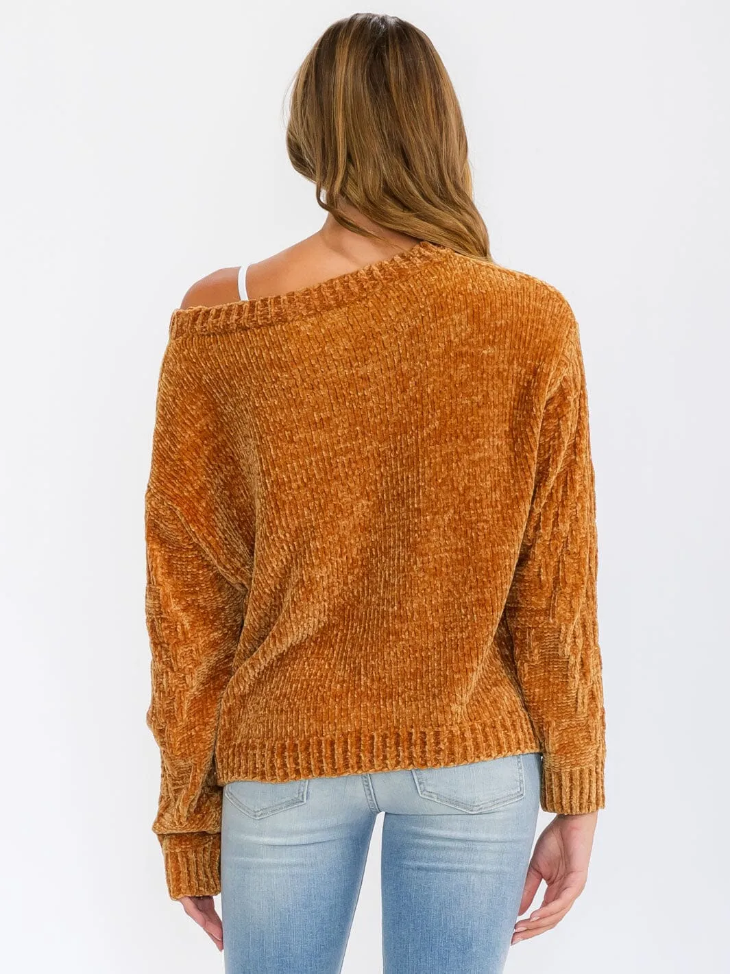 WOMEN'S LONG SLEEVE PULLOVER SWEATER